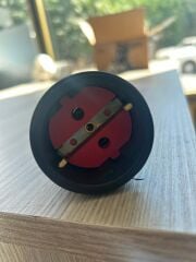 Одинарная розетка с резиновым заземлением